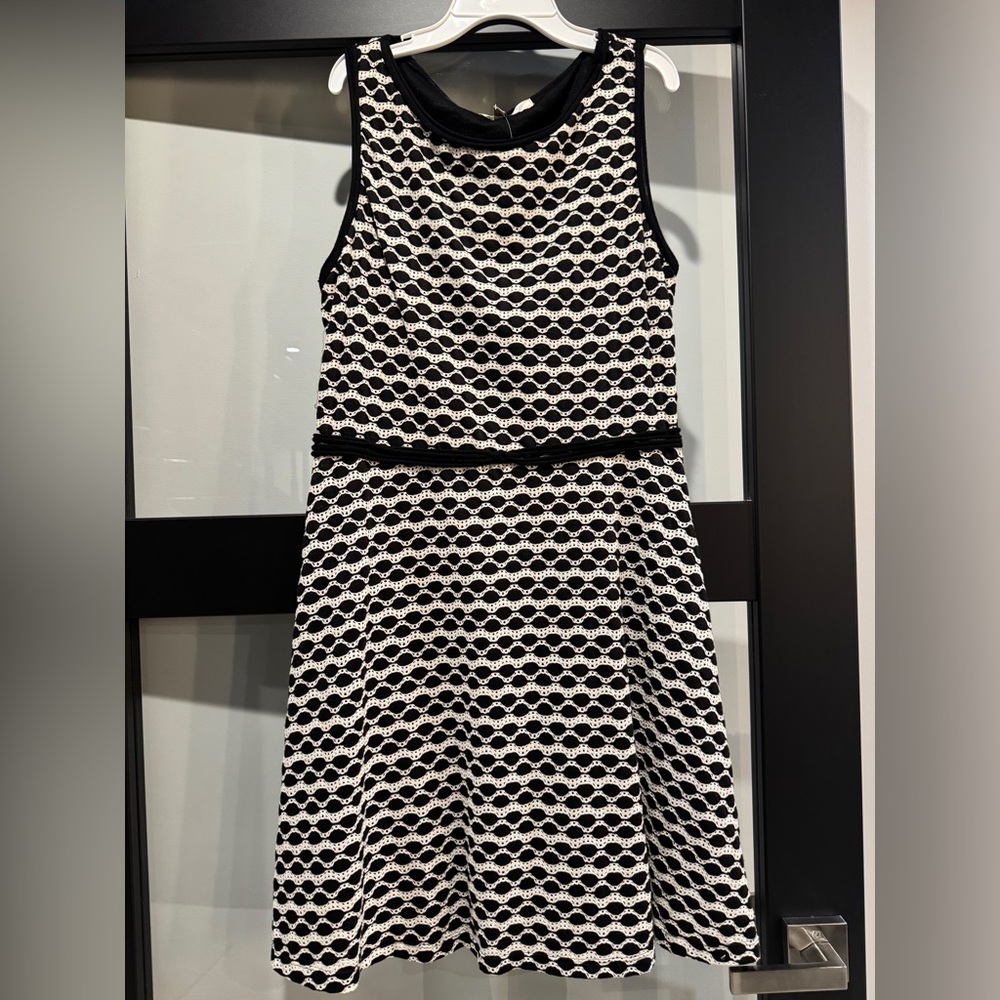 Max Studio Black and Cream Textured Top